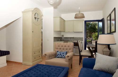 Case Peschiera-Lu Fraili Apartment | THE CASES WHITE - ZAFFERANO
