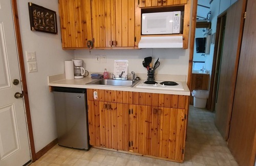 Chico Cabin | The Captains Quarters at Northside Marina & Resort