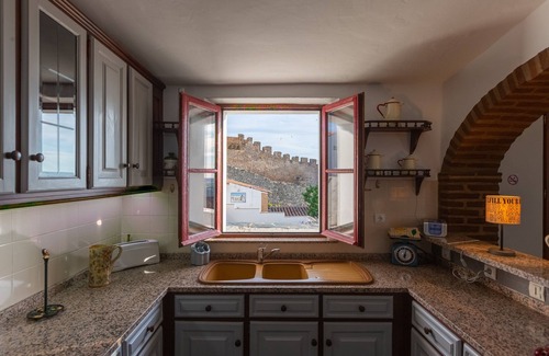 Monsaraz House | The Castle Window