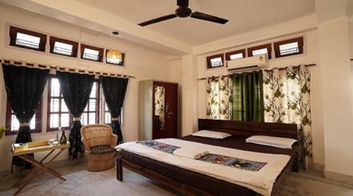 Six Mile House | THE CASTLETON MANSION AND THE CASTLETON APARTMENT