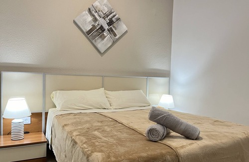 L'Amistat Apartment | ☆The Central Valencia Stay☆ w/King bed☆Parking☆Center