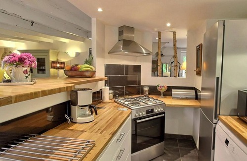 Belle-Isle-en-Terre House | The charm of the forest