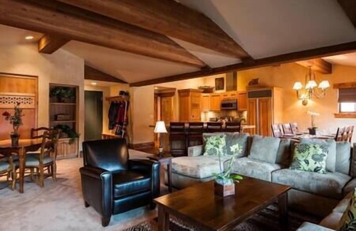 Deer Valley Resort | The Chateaux | Lux Resort | Spa | Concierge | Ski