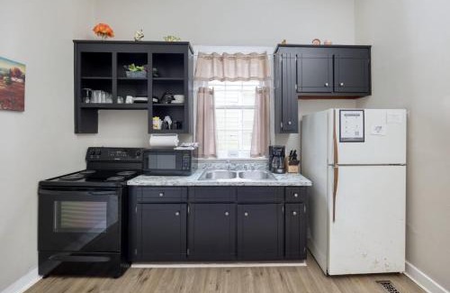 Columbus House | The Chattahoochee Cottage Walk to River & Shops