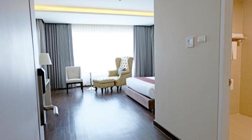 Chum Phae Hotel | The Cheewin Hotel And Convention