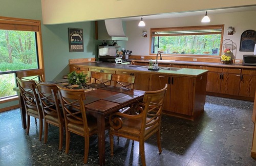 Brookings House | The Chetco River Inn-SECLUDED River Frontage-36 acres-Swim,Fish,Family Fun