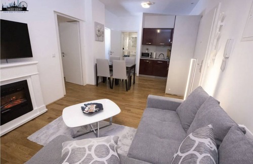Favoriten Apartment | The City Gem