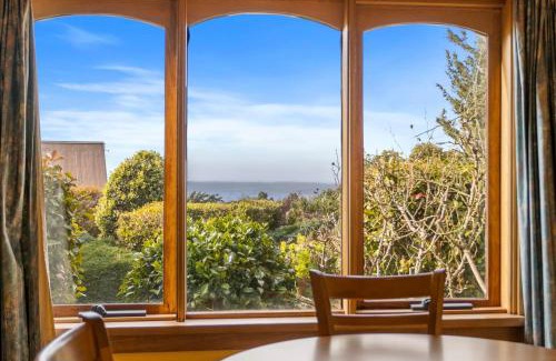 Kettering Villa | The Clocktower - Serene Stay at Herons Rise Vineyard