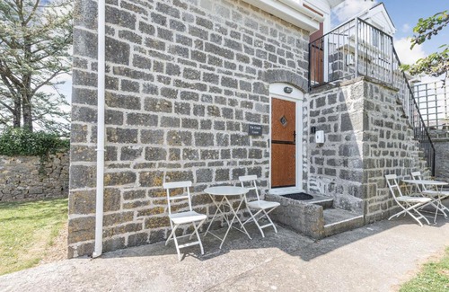 St. Florence Apartment | The Coach House