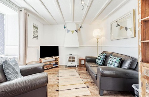 St. Florence Apartment | The Coach House