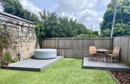 St Austell House | The Coach House - with hot tub