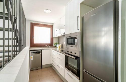 El Poble-sec House | The Collection Barcelona - Modern and bright 4BD triplex in Paralel!