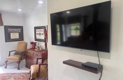 Tyler House | The Cora Suite