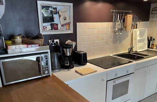 Saint-Christol-Les-Ales Apartment | The Cottage of the Oaks