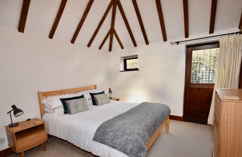 Ryde House | The Cote is a stunning converted barn cottage