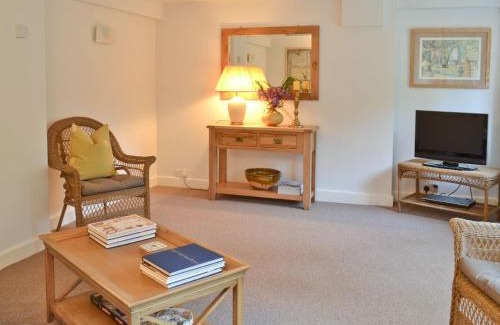 Stroud House | The Cottage