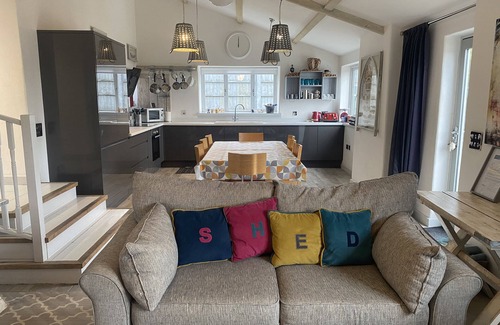 Bishopswood Cottage | THE COW SHED, pet friendly, character holiday cottage in Bishopswood