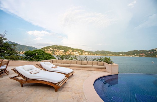 Zihuatanejo Villa | The Crown Jewel Of Zihuatanejo! Stunning Views and Unparalleled Tranquility.
