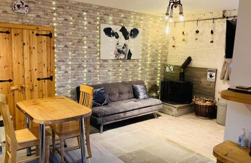 Ballyshannon Apartment | The Cuddly Cow Cosy Barn Studio Campview Farm Stay