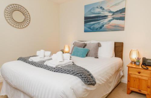 Lower Wick Hotel | The Dewdrop Inn