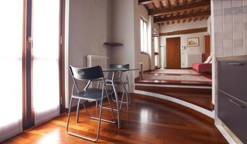 Parma City Centre Apartment | The Diamond Flat