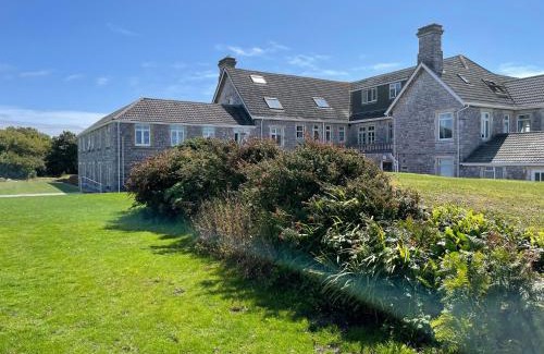 Thurlestone Apartment | The Downs, Thurlestone, South Devon, close to several beaches