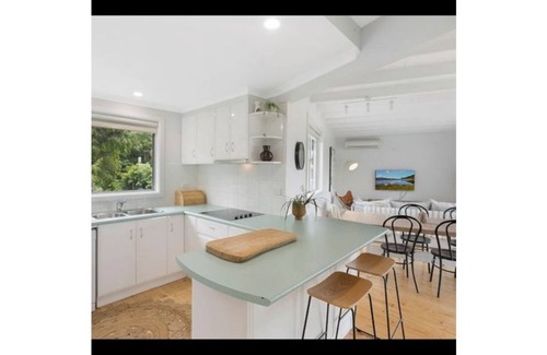 Tathra House | The Dune House - a spacious, perfectly located holiday house in Tathra