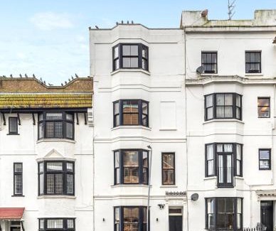 Brighton City Centre Apartment | The Elements Brighton Air Suite