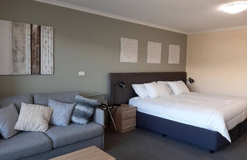The Entrance Resort | The Entrance Waterfront Apartment 416