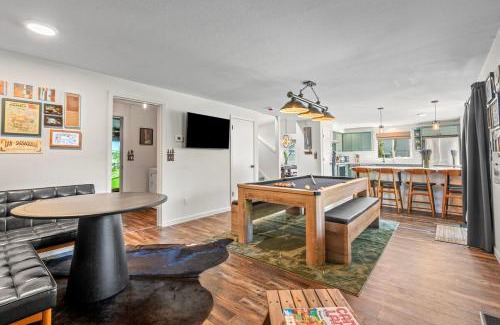 Troutdale House | The Evergreen Hideaway