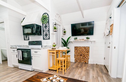Port Angeles Cottage | The Evergreen Homestead