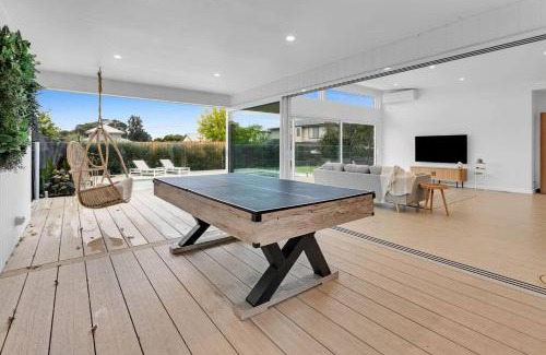 Rosebud Villa | The Family Beachside Escape by Ready Set Stay - HOUSE & GUEST HOUSE