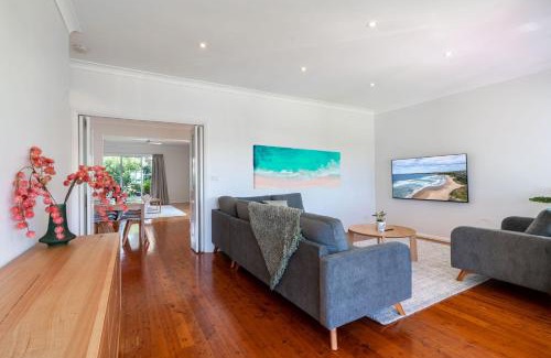 Kiama House | The Farmer's Retreat - Prime Kiama Location - between Surf and Kendalls Beaches