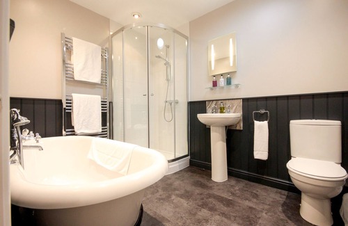 Horton Hotel | The Five Dials Inn