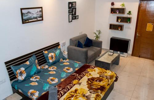 Noida Apartment | The Forest Stays-Luxury Studio Apartment In Noida
