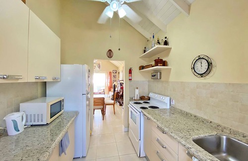 Apple Hall House | The Gem is located a few minutes walk to the gorgeous Bottom Bay Beach