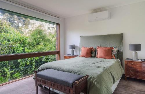 Dromana House | 'The Glass Treehouse' Magnificent Beachside Getaway