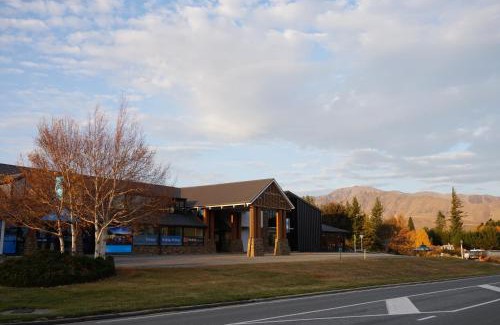 Lake Tekapo Hotel | The Godley Hotel