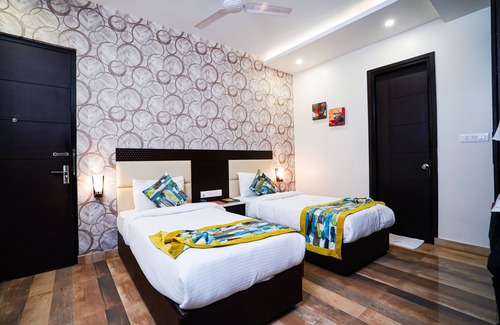 Mahanagar Hotel | The Golden Apple