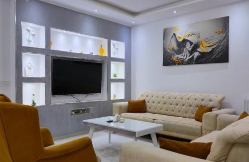 Çagllavicë Apartment | The Golden Oasis