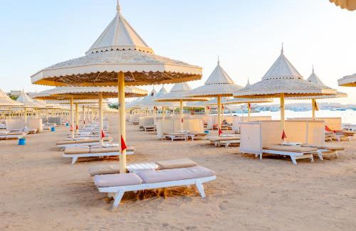 Village Road Hotel | The Grand Hotel, Hurghada