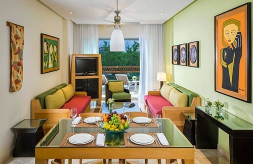 Villa Juarez Hotel | The Grand Mayan 1 Bedroom Suite - Riveria Maya