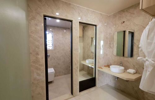 Amravati Hotel | The Grand Rudraksh