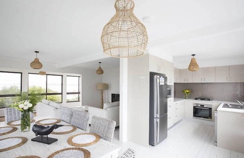 Gerroa Cottage | The Green Dragon - Beach House