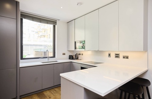 Peninsula Apartment | The Greenwich Balcony Home