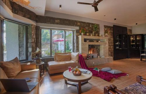 Bhimtal Villa | The Grey House Exotic Luxury-Villa