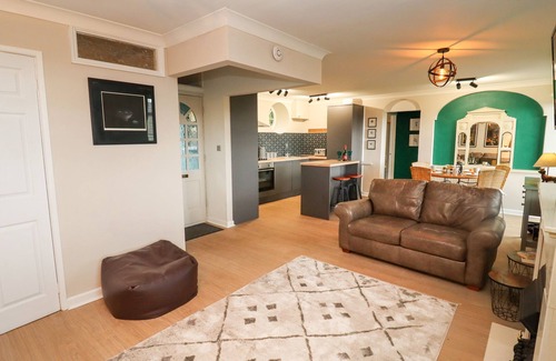Lydney Cottage | THE GROOMS, pet friendly, with a garden in Lydney
