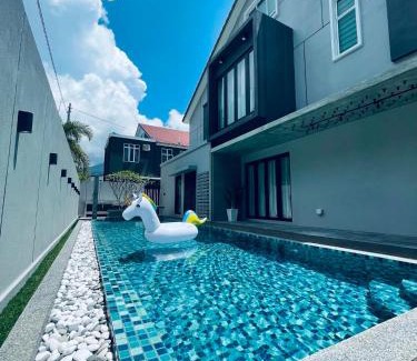 Kampung Bakau House | The Groove House Private Pool & BBQ by Linese Homestay