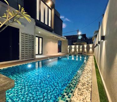 Kampung Bakau House | The Groove House Private Pool & BBQ by Linese Homestay