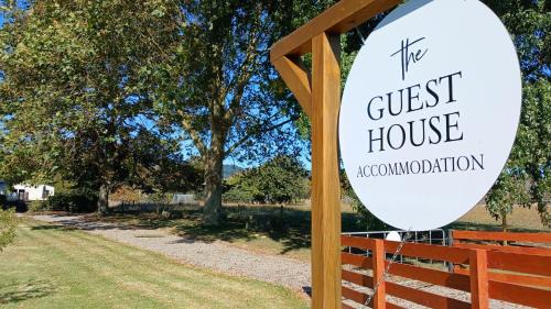 Te Teko House | THE GUEST HOUSE - Awakeri modern country cottage